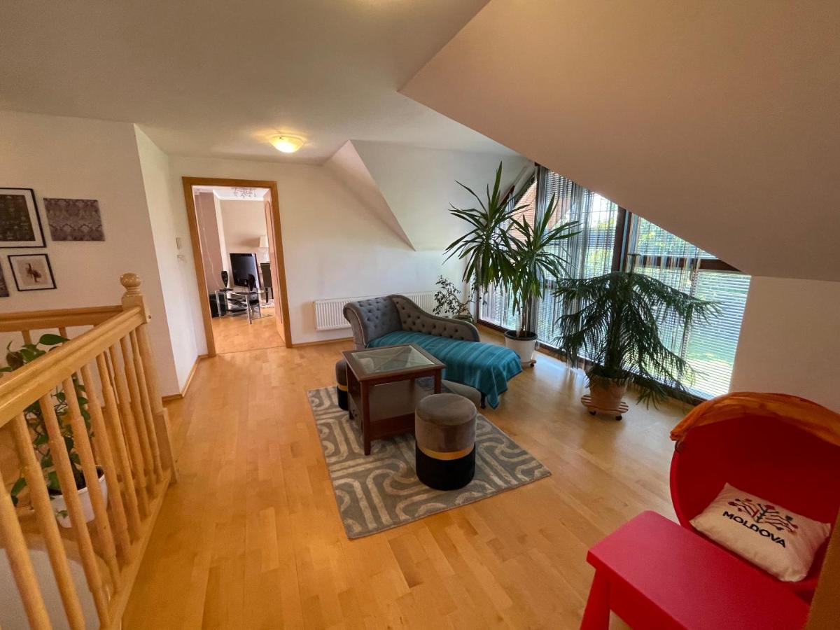 Vila Berlin Praag Buitenkant foto